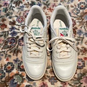 Reebok club vintage women’s tennis shoes